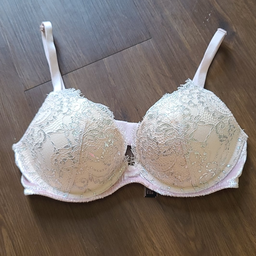 VS 32A pushup bra